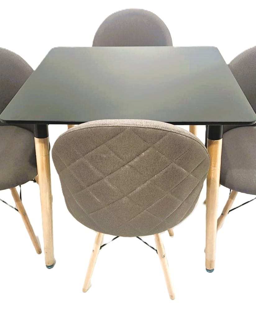 Mesa Negra Sillas Mariposas 2