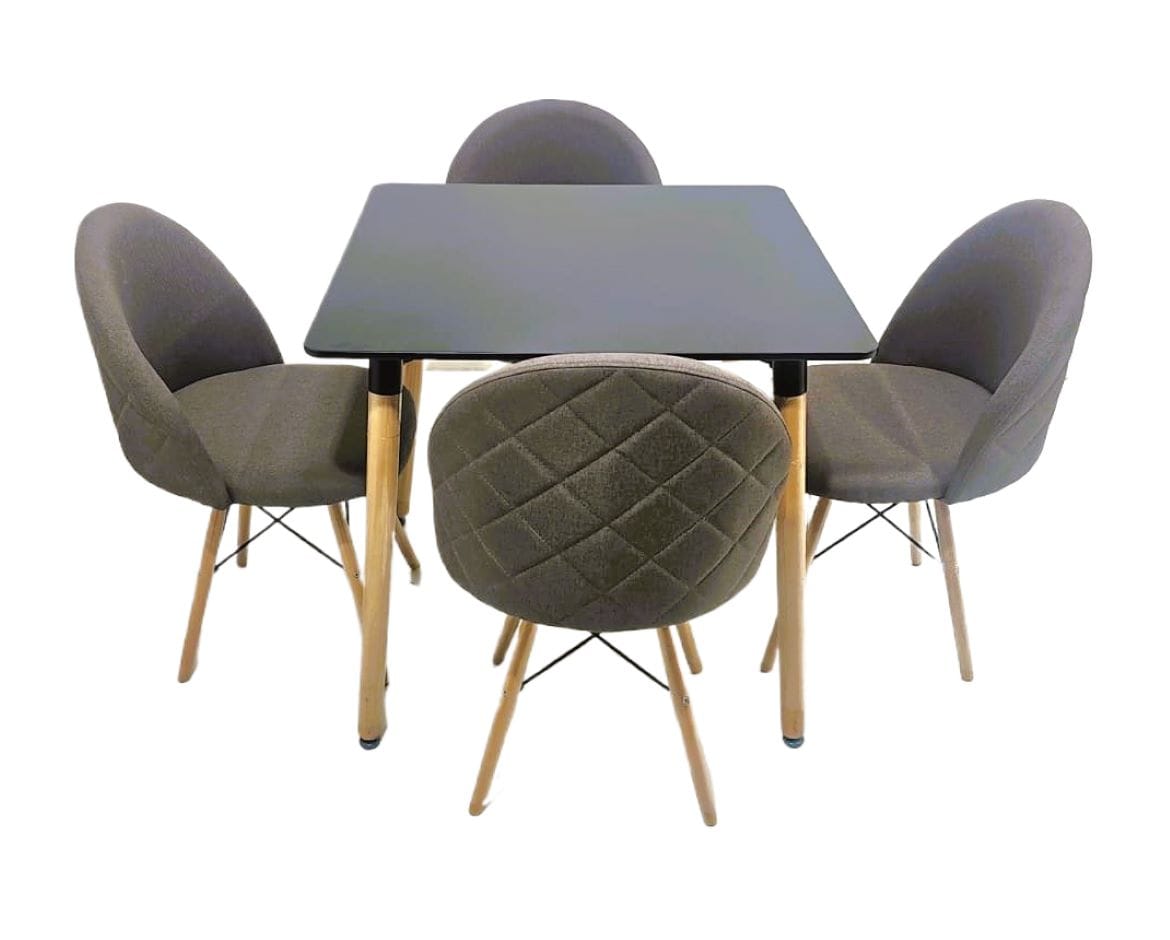 Mesa Negra Sillas Mariposas 9 fotor bg remover 20260707154149