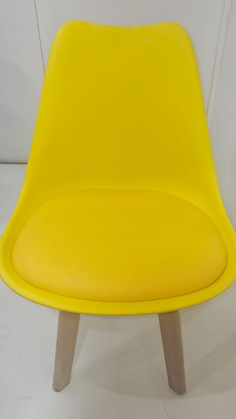 Silla Tulip Amarilla 10