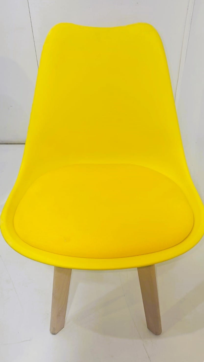 Silla Tulip Amarilla 17
